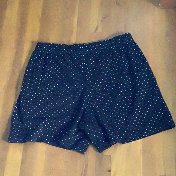 Fashion Formulas Shorts and Tank Top Set. Size 1X - Picture 4 of 6